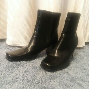 ⚘Nice black heeled boots⚘